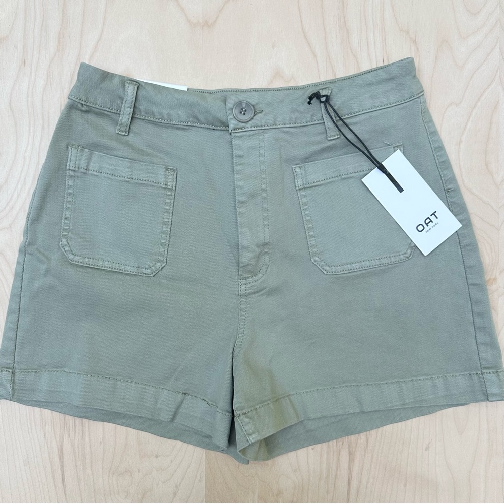 NWT Green High-Rise Cargo Shorts